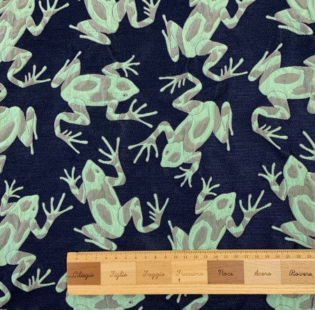 Жаккард с серо-зелеными лягушками на темно-синем фоне