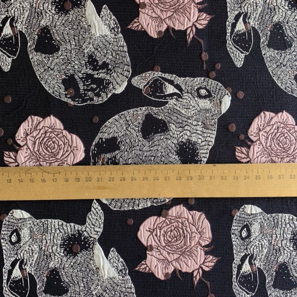 Ткань жаккардовая темно-синяя с серыми зайцами и розами