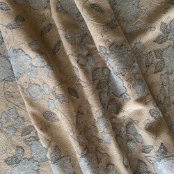 Трикотаж с вышитой сеткой