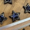 Пришивной элемент звезда с бисером и пайетками на основе из чёрного фетра