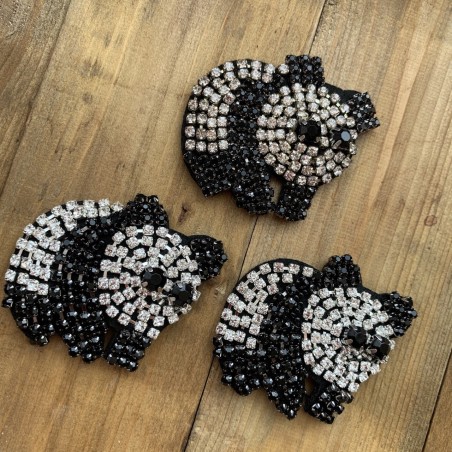 Нашивка панда из страз на основе из чёрного фетра