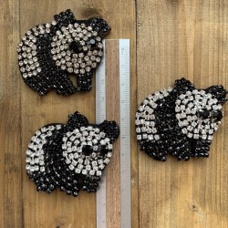 Нашивка панда из страз на основе из чёрного фетра