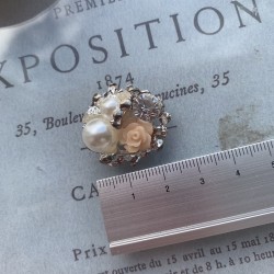 Пришивной элемент декора на металлической основе