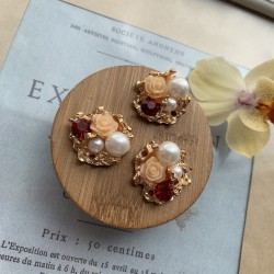 Пришивной элемент декора на металлической основе