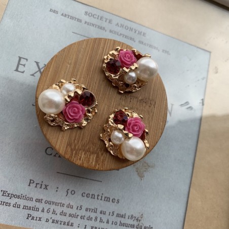 Пришивной элемент декора на металлической основе