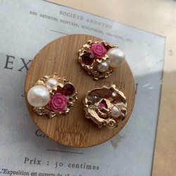 Пришивной элемент декора на металлической основе