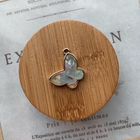 Подвеска бабочка из металла и пластика