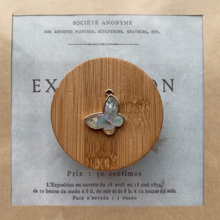 Подвеска бабочка из металла и пластика