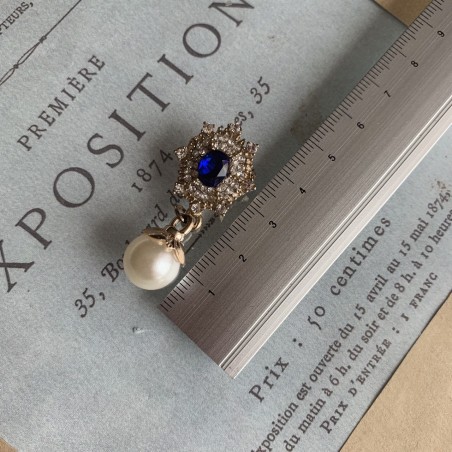 Брошь со стразами и жемчугом