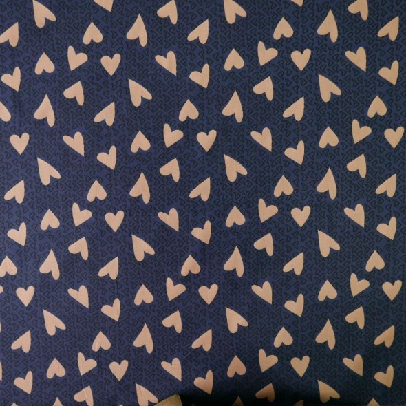 Ткань хлопок  хаки с принтом сердечки на синем фоне