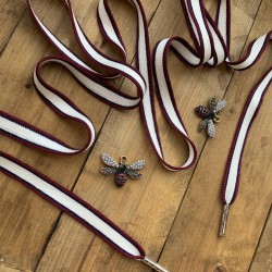 Молочные шнурки с бордовой и синей полосками