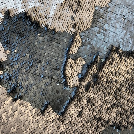 Ткань пайетки на атласе