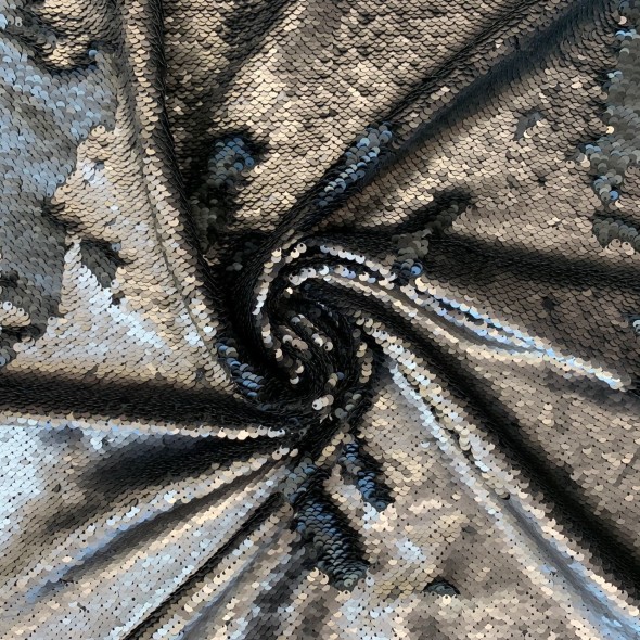 Ткань пайетки на атласе