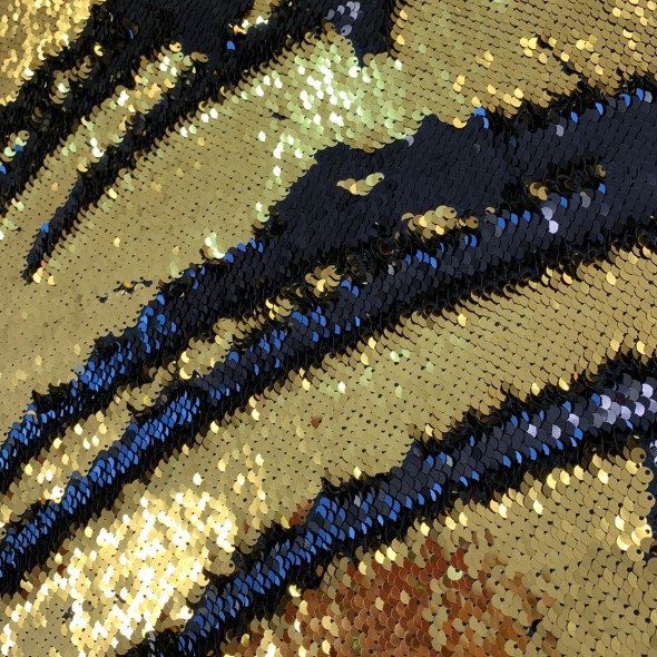 Ткань пайетки на атласе
