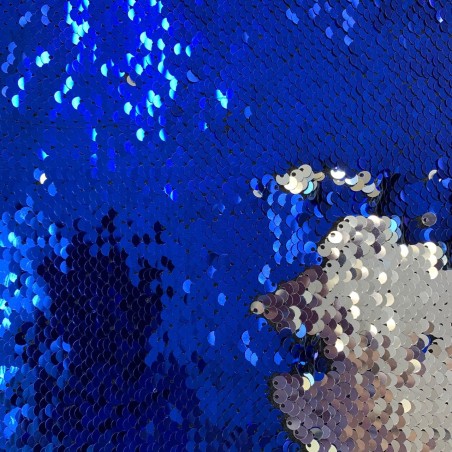 Ткань пайетки на атласе