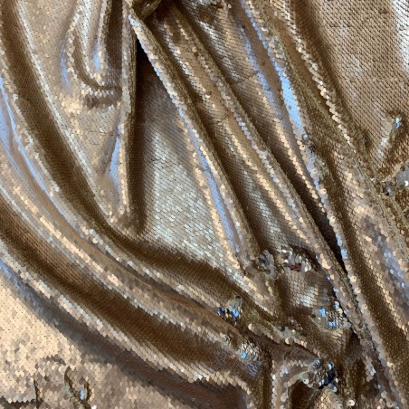 Ткань пайетки на атласе