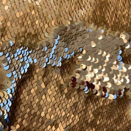 Ткань пайетки на атласе