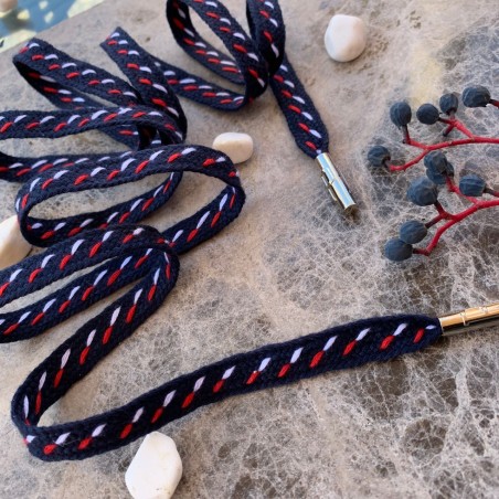 Темно-синие плетёные шнурки с красно-белым декором