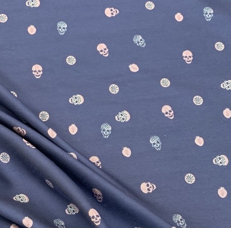 Ткань жаккаровая синего цвета с розовыми и серыми черепами по всему полотну