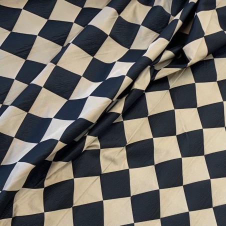 Мягкий жаккард в черно-бежевых тонах,крупные стильные ромбы