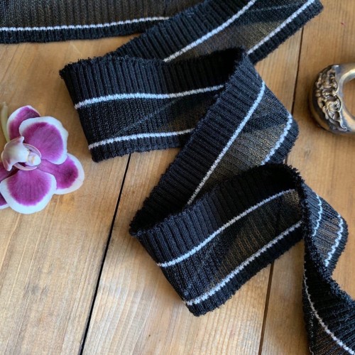 Чёрные трикотажные подвязы с белыми полосками и широкой прозрачной полосой