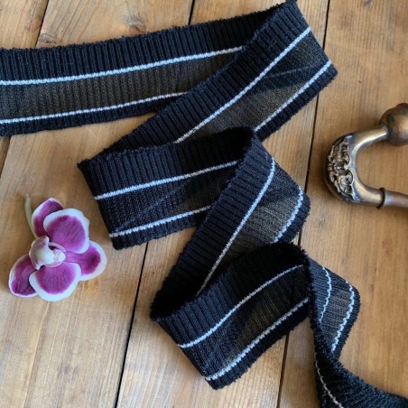 Чёрные трикотажные подвязы с белыми полосками и широкой прозрачной полосой