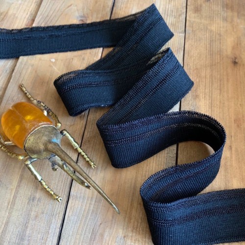 Трикотажные подвязы вискозные, черного цвета с прозрачными полосками