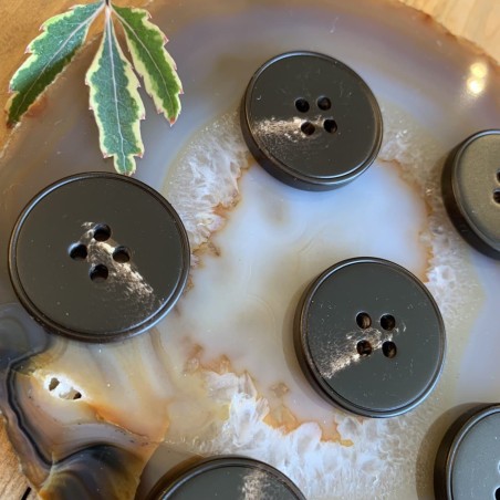 Пуговицы костюмные коричневые 25 мм