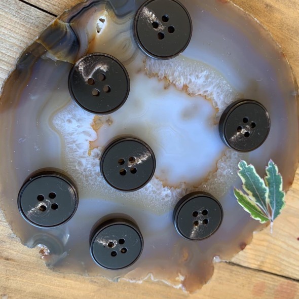 Пуговицы костюмные коричневые 20 мм