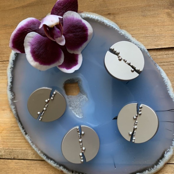 Пуговицы металлические серебристые матовые