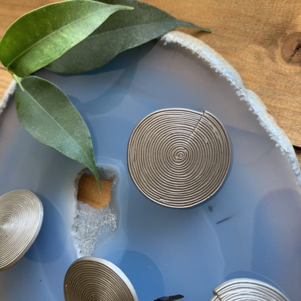 Пуговицы металлические серебристые матовые