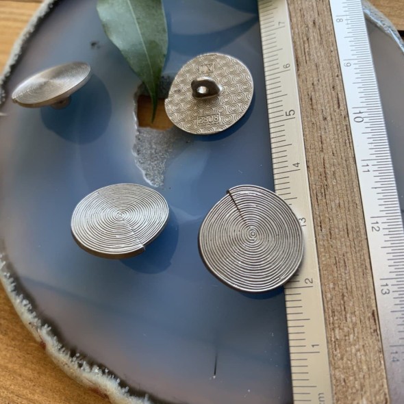 Пуговицы металлические серебристые матовые