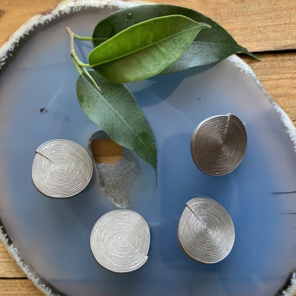 Пуговицы металлические серебристые матовые