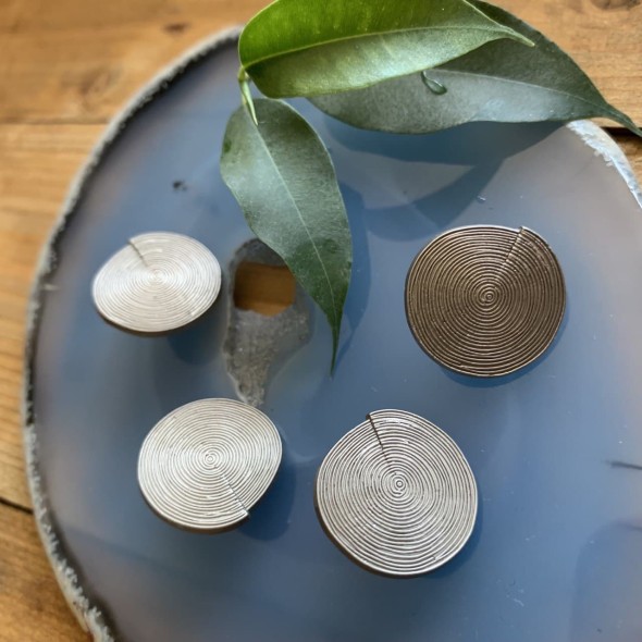 Пуговицы металлические серебристые матовые