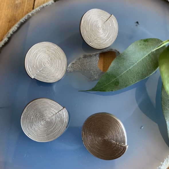 Пуговицы металлические серебристые матовые