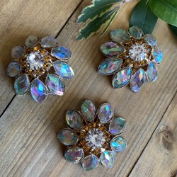 Пуговицы из золотистого металла со стразами хамелеон