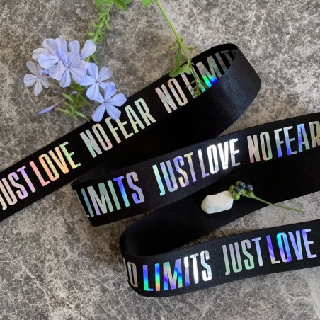 Тесьма репсовая чёрная плотная с переливающимся текстом, ширина 3 см