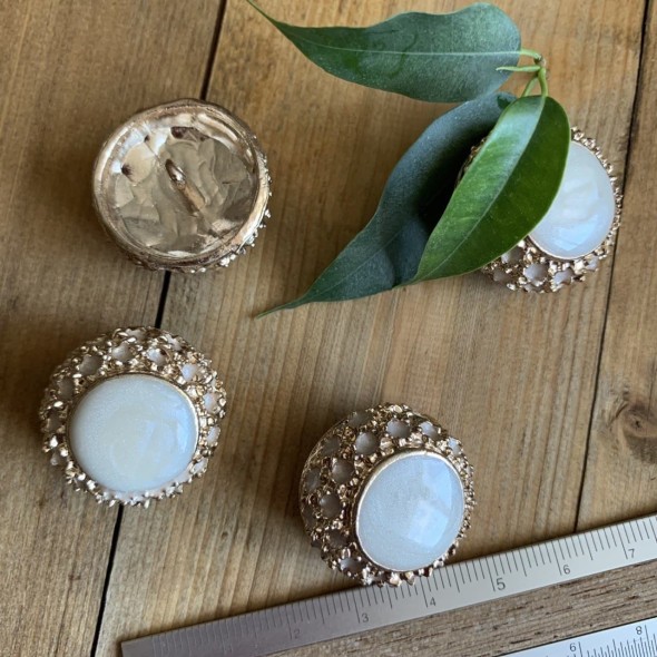 Металлические пуговицы на ножке, золотистые с молочной эмалью