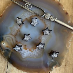 Рубашечные пуговицы звёзды цвета темного серебра со стазами