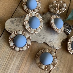 Пуговицы лёгкий матовый металл с бархатной лентой