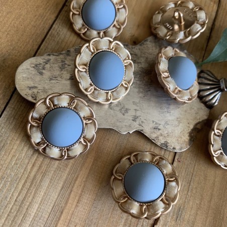 Пуговицы лёгкий матовый металл с бархатной лентой