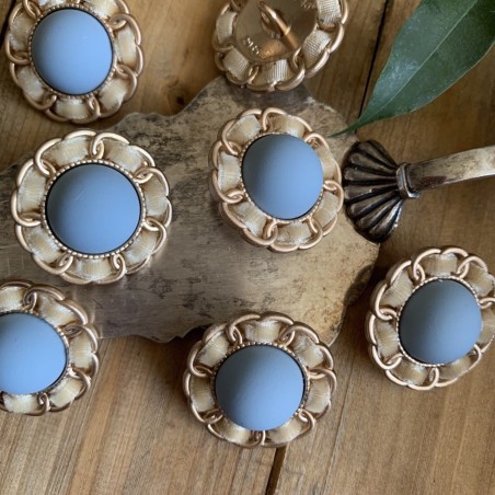 Пуговицы лёгкий матовый металл с бархатной лентой