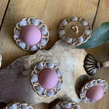 Пуговицы на ножке, лёгкий матовый металл с бархатной лентой