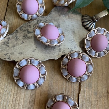 Пуговицы на ножке, лёгкий матовый металл с бархатной лентой