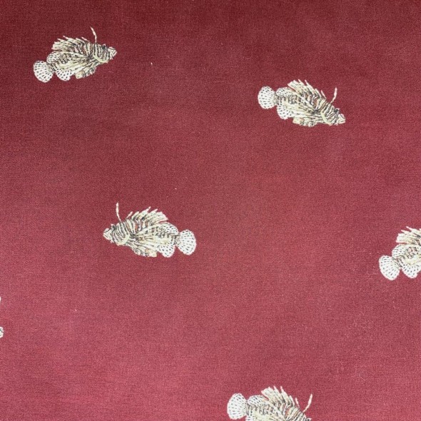 Шелк натуральный 100% Бордо с принтом рыбы