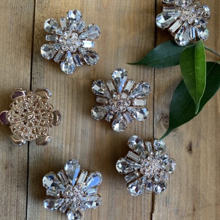 Пуговицы из золотистого металла со стразами кристалл