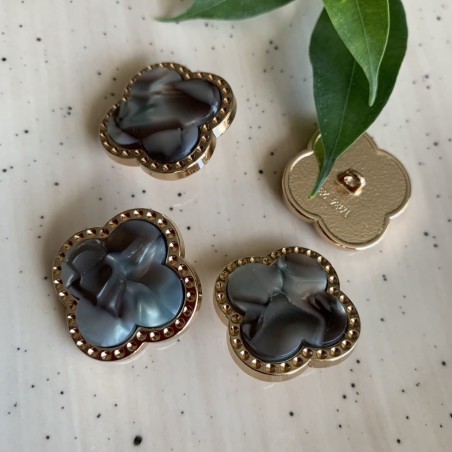 Пуговицы серая эмаль в золотистой оправе в форме клевера