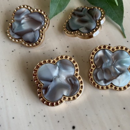 Пуговицы серая эмаль в золотистой оправе в форме клевера
