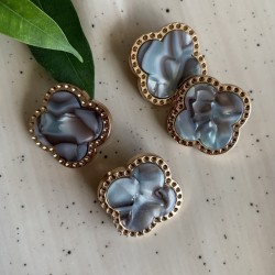 Пуговицы серая эмаль в золотистой оправе в форме клевера
