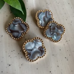 Пуговицы серая эмаль в золотистой оправе в форме клевера